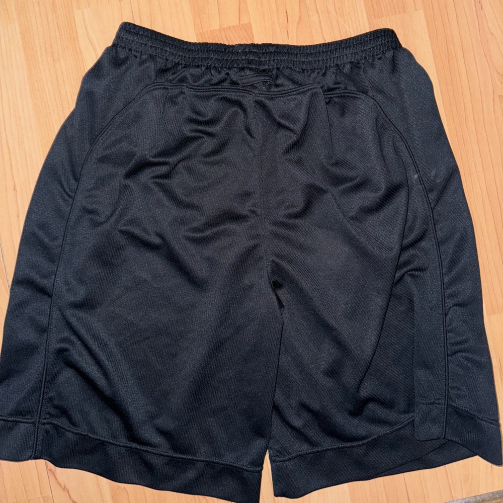 Jordan shorts - Picture 2 of 3